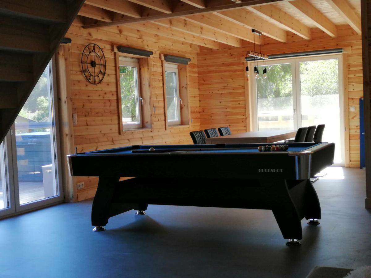 Chalet Sarah Дюрби Екстериор снимка